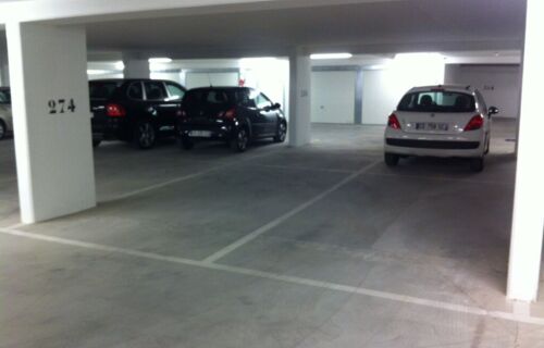 Parking près de la gare de PLAISIR GRIGNON