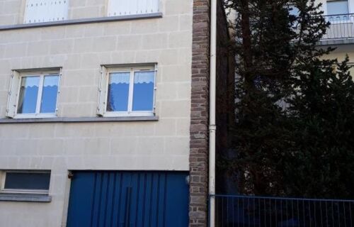 Emplacement parking couvert.