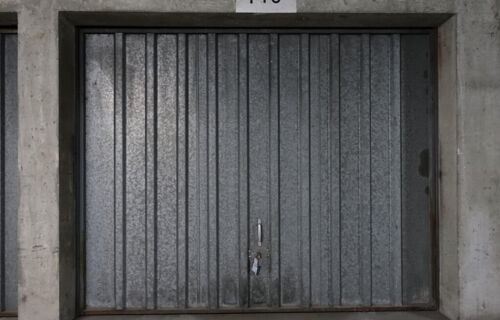 Loue garage pour colocation 2-roues - Parking Box fermé 15m² Grenoble Allée des Genêts (38)
