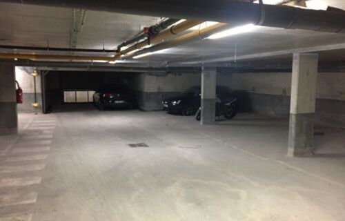 Parking à côté du cinéma de Domont
