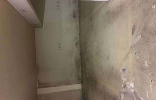 1 PLACE DE PARKING FACE DU METRO DE MONTROUGE