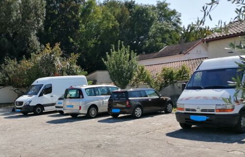 Parking aerien au pied des remparts Angoulême