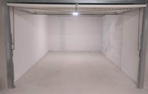 Garage souterrain fermé et privé proche de l'aéroport de Genève