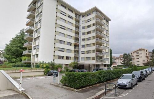 Parking près de l'Impérial et du Paquier