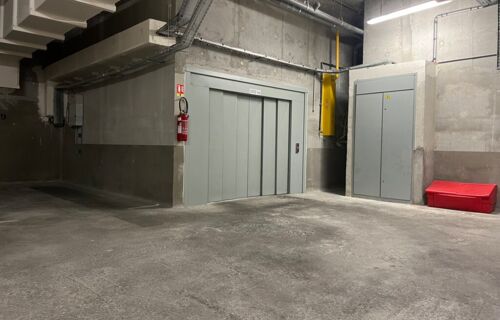 Parking situé à Asnieres
