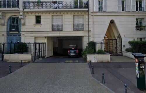 Place de parking intérieure et sécurisée - RER ISSY et Tram Les Moulineaux