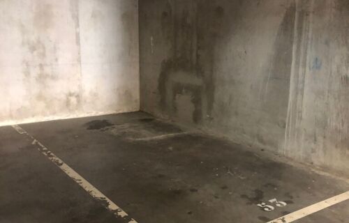 Parking prés de la francilienne est centre commercial Pontault Combault