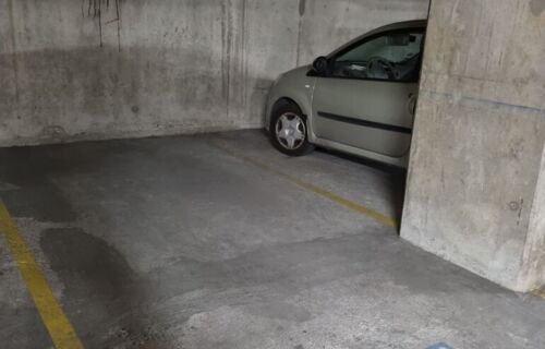 Parking sous terrain près de la gare RER A Joinville-le-Pont