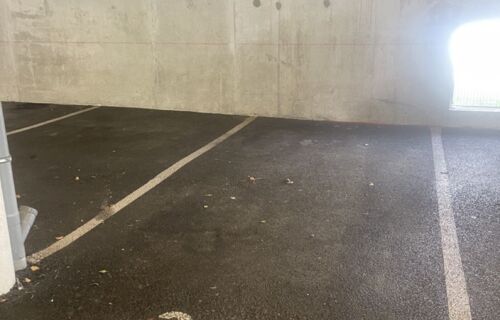 Location d'une place de parking proche de Terres neuves / La belle rose à Bègles