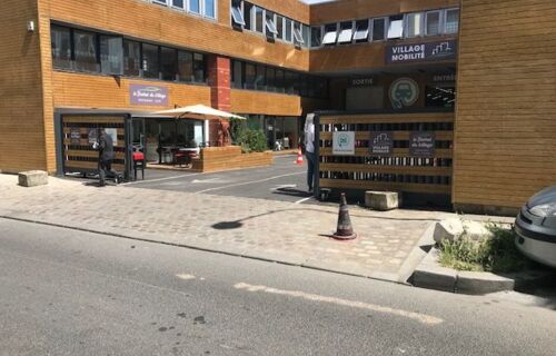 PARKING STADE DE FRANCE  (UTILITAIRE -CAMPING CAR)