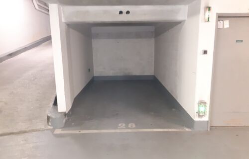 Parking sécurisé en sous-sol Bibliothèque François Miterrand (BNF) - Métro M14 et RER C