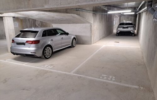 Parking XL 3.4m de large sécurisé