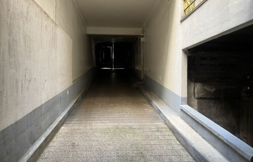 Emplacement de Voiture 172 rue de l'université 75002
