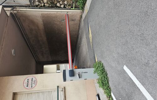 Place de parking à Magnan