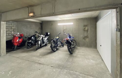 Location place parking sécurisée - moto deux-roues scooter