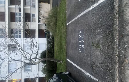 Place de parking en résidence