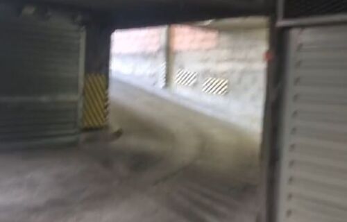 Box parking place de breteuil Paris 7e