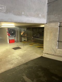 Parking bd de Verdun au niveau du pont Courbevoie