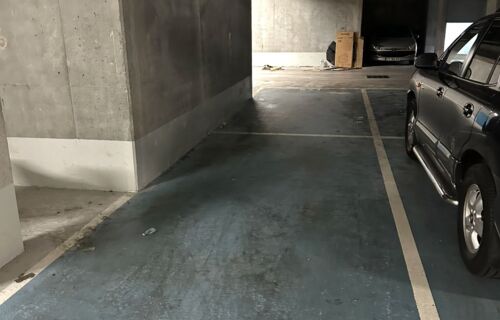 PARKING PROCHE MÉTRO LES AGNETTES