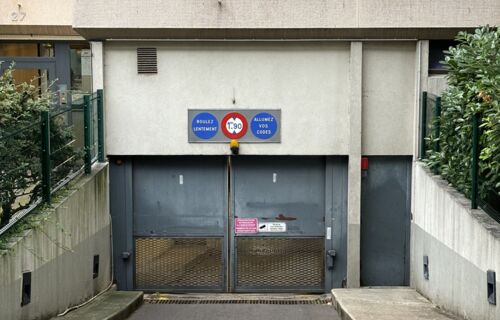 Parking moto – 45€/mois – Paris 20ème - Métro Alexandre Dumas/Cimetière du Père Lachaise