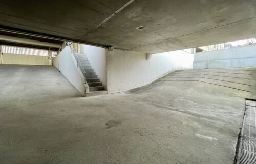 Parking sécurisé proche stade Chaban, hôpital et centre ville