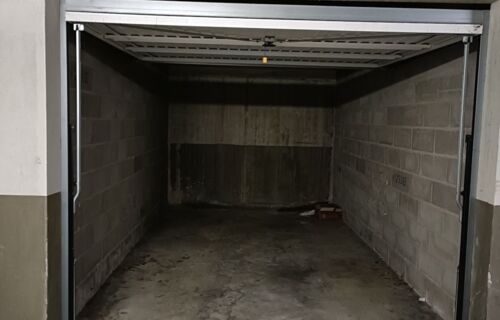 Loue boxe fermé dans residence sécurisée