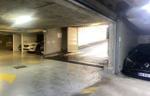 Parking couvert dans le 20ème à Paris entre Nation et Père-Lachaise