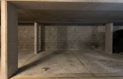 Parking près de la Mairie de Montreuil