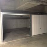 Parking sécurisé et privé de 2 places ( 25m²) avec deux portes individuelles